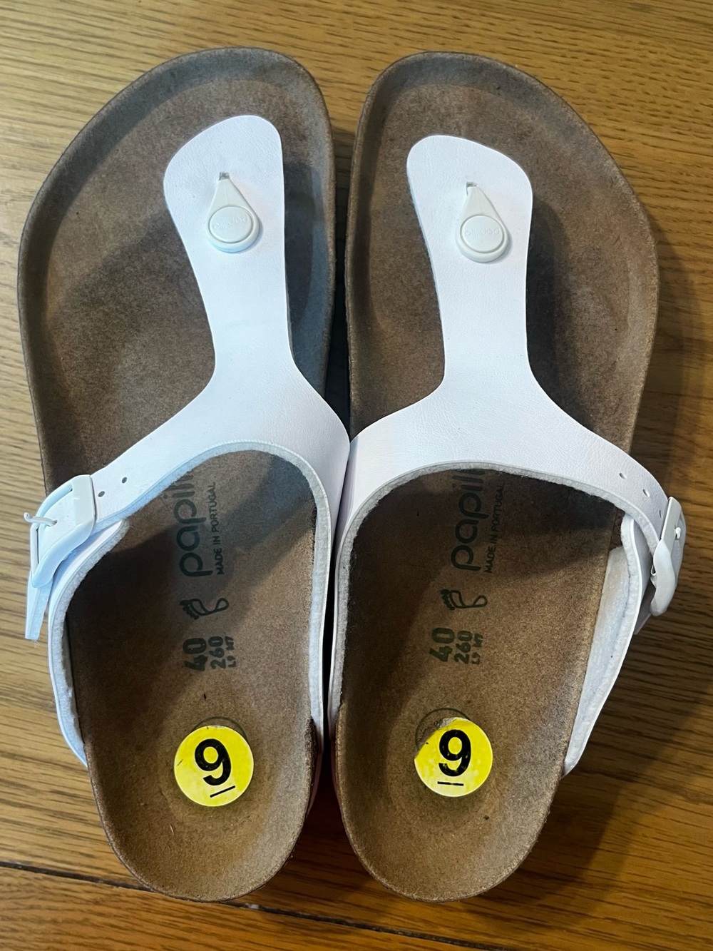 Women’s Birkenstock White Gizeh Sandals- Size 40 - Picture 3 of 7